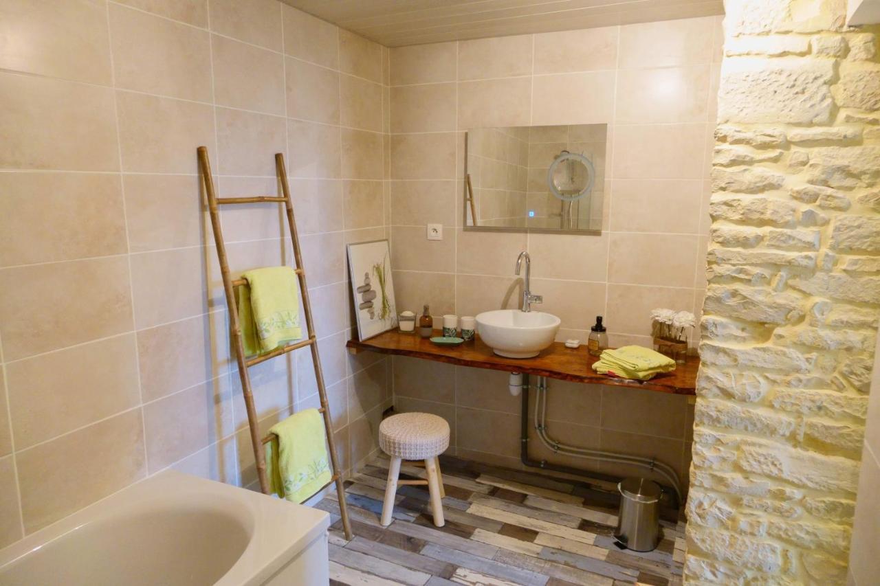 Saint-Hilaire-la-Palud Au Coeur Du Marais Bed & Breakfast エクステリア 写真