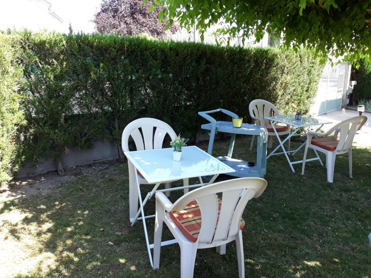 Saint-Hilaire-la-Palud Au Coeur Du Marais Bed & Breakfast エクステリア 写真